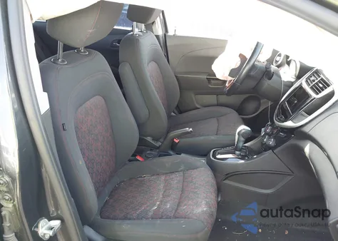 2017 Chevrolet Sonic Lt Auto из США, поврежденный, VIN 1G1JD5SH2H4162038